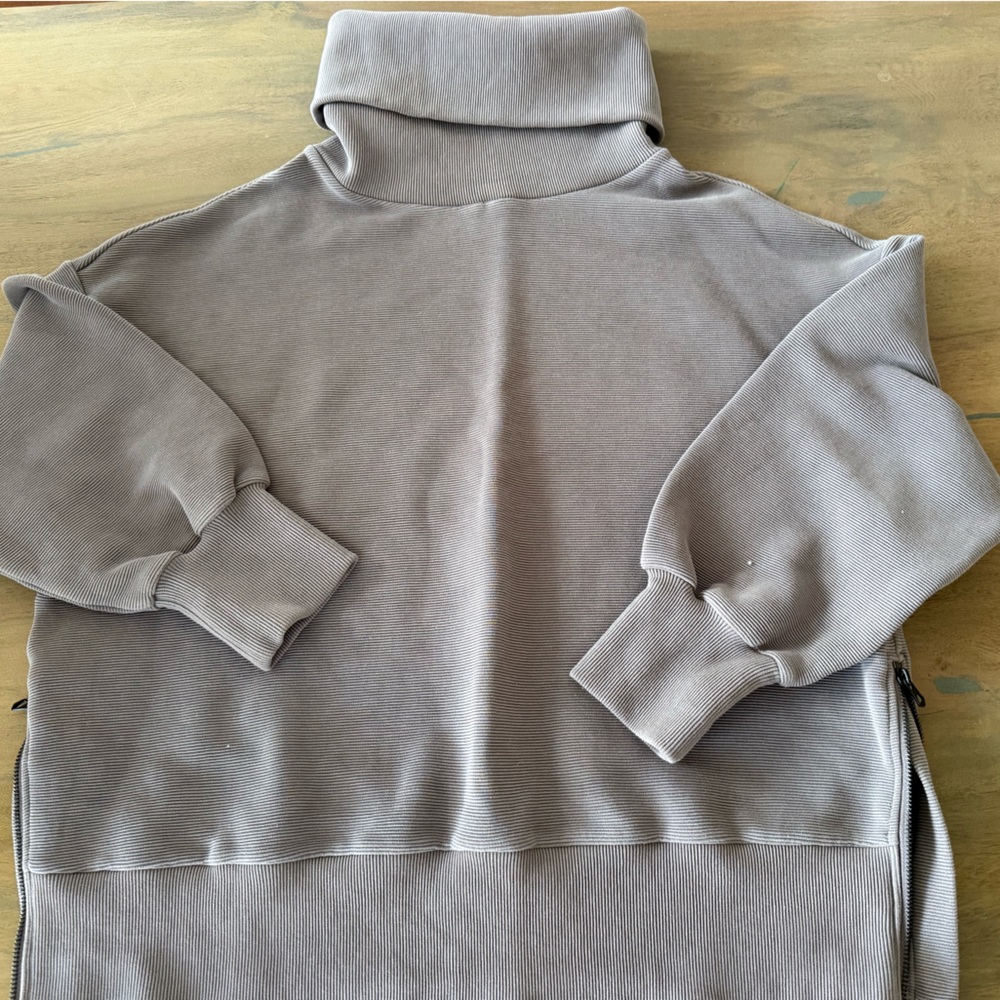 Varley Ribbed Turtleneck Sweater